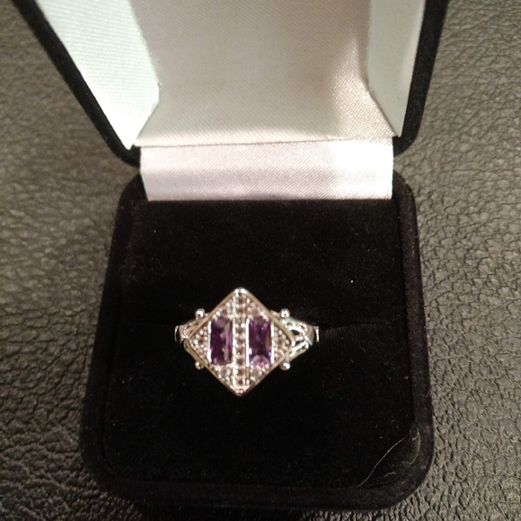 Ring - Picture 2 of 2